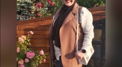Türbanlı Hemşire Beyaz Tenli